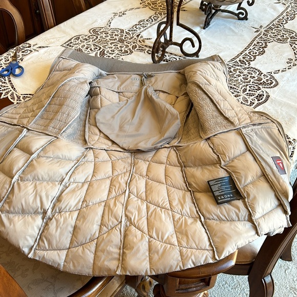 BERNARDO Jacket - Picture 8 of 15